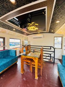 Mithram - Alleppey Houseboats