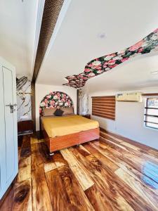 Mithram - Alleppey Houseboats