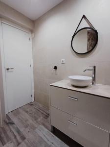 Cozy Urban Escape, Patio, WiFi, A.C., 6 Pax