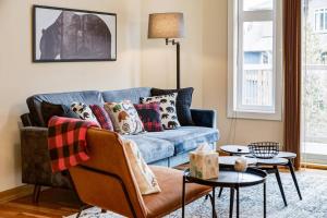 Cozy 2 BR Condo plus Gym with Stunning Mountain View