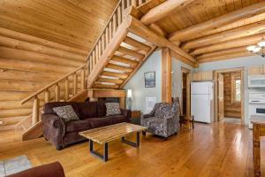 Beautiful Rustic Chalet in the Heart of Rockies