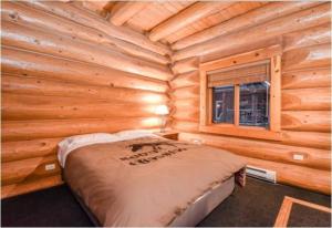 Charming Rustic Cabin Perfect for Groups