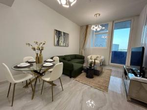 Luxury two bedroom at Gemz