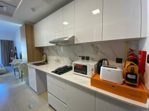 Cozy Studio Apartment with Balcony