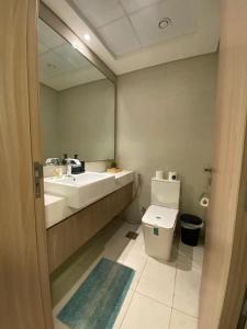 Studio Apartment with Pool and Gym Access