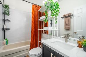 The Artist Loft Trendy 2BR Condo with Parking