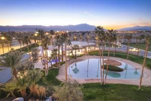 The Beach Club. Pickleball. Tennis.SandBeach