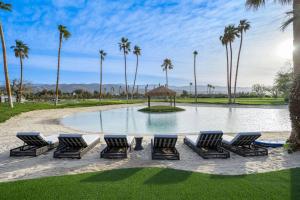 The Beach Club. Pickleball. Tennis.SandBeach