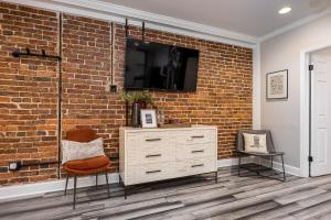 Music City Memories Downtown Nashville - Parking Included