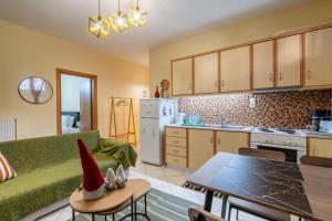 50 Cube - Mountain Nook Karpenisi