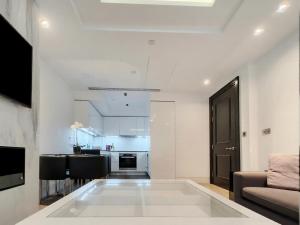 Two bed apartment with amenities