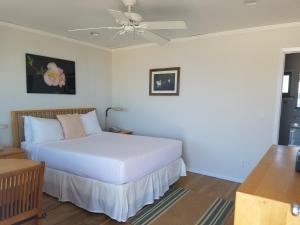 Bedroom room in White Sands Motel