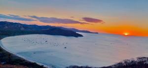 Coastal Comfort Spacious Second-Floor Getaway