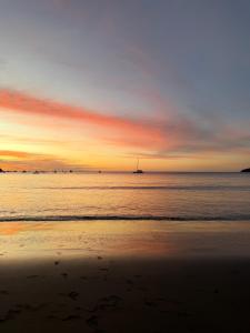 Coastal Comfort Spacious Second-Floor Getaway