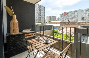 HOM I A Pasos de Metro Irarrazaval I CoWorking I PISCINA