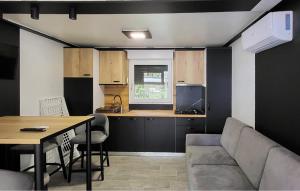 Beautiful Home In Privlaka