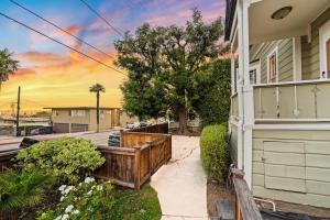 Netflix, Stocked Kitchenette, Beach Gear