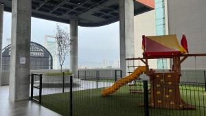 Estilo Minimalista frente Arena y Parque Fundidora