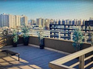 HOM I WiFi, AA, Piscina, Parking, Metro 4 min