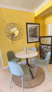 Sunlight and Seabreeze Bay Apartment