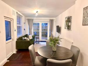 Amazing location 20 min to center