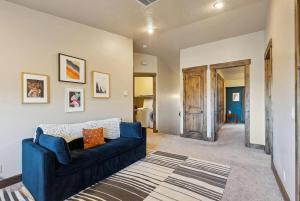 Luxury Park City Mountain Home Sleeps 14 with Hot Tub and Mountain Views