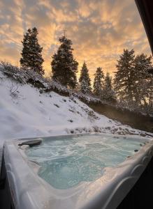 Luxury Park City Mountain Home Sleeps 14 with Hot Tub and Mountain Views