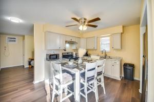 Explore and Relax! Norfolk Duplex Less Than 1 Mi to Beach