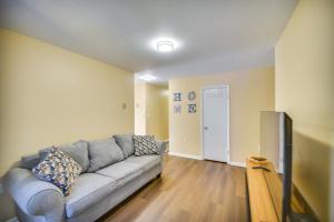 Explore and Relax! Norfolk Duplex Less Than 1 Mi to Beach