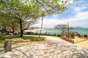 Condomínio de frente para o mar em Morro das Pedras - FTSs