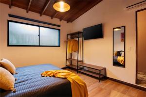 El Poblado Medellin Luxury 5BR Jacuzzi AC