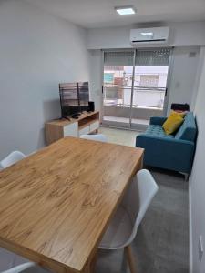 NUEV0, Bellisimo, Calidad, Confort, a metros del RIO, con cochera en el edificio