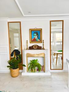 Lux City Loft in front of the Port