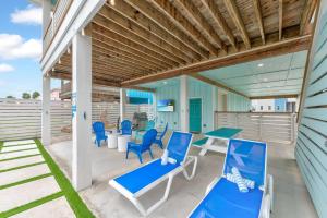 The Back Yard Heated Pool Hot Tub Views