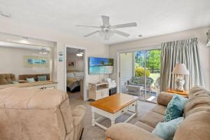 46934C- 2 Bedrooms 2Ba Golf Pool Sleeps 6 Pool