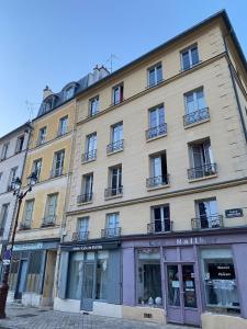Versailles Belvedere chic loft view