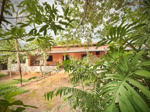 Chalé Pequi com Ar-condicionado, Escritório e Natureza