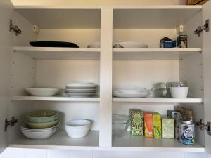 Bright & Cozy 1-Bedroom Flat in a Quiet Sutton