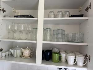 Bright & Cozy 1-Bedroom Flat in a Quiet Sutton