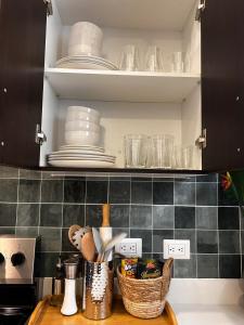 Secure Retreat Near SJO and 27, Ideal for Families