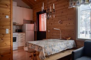 Polar Hideaway by Aavalevi