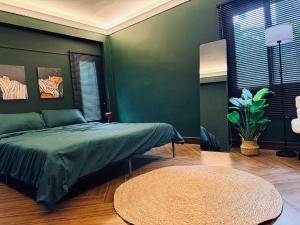 Greenackle one floor Townhouse with Gardens