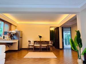 Greenackle one floor Townhouse with Gardens