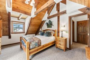 Breck Retreat - Log Cabin Large Deck Hot Tub