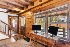 Breck Retreat - Log Cabin Large Deck Hot Tub