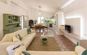 Cozy Home In Floridia