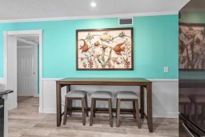 5601-305 - 2BR Oceanview Beach Access Pool