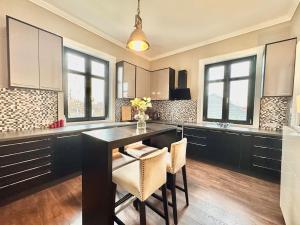 Luxury Villa - Solymar Residence