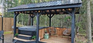 Nordik Spa Cabin - Hot Tub & Sauna - Winter Escape