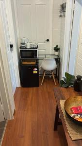 Kiama -Bed, Bathroom & Entrance